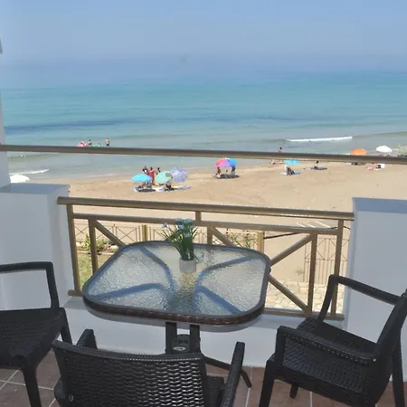 Beachfront Studio - Agios Gordios Appartement