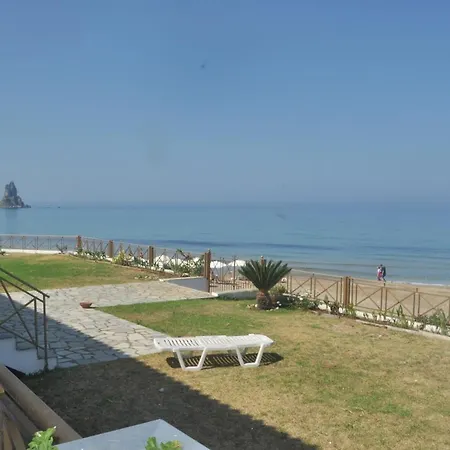 Beachfront Studio - Agios Gordios Appartement