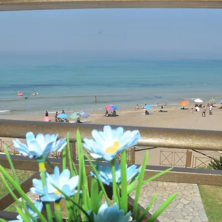 Beachfront Studio - Agios Gordios Appartement